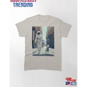 Astronaut Walking Classic Tshirt Unisex